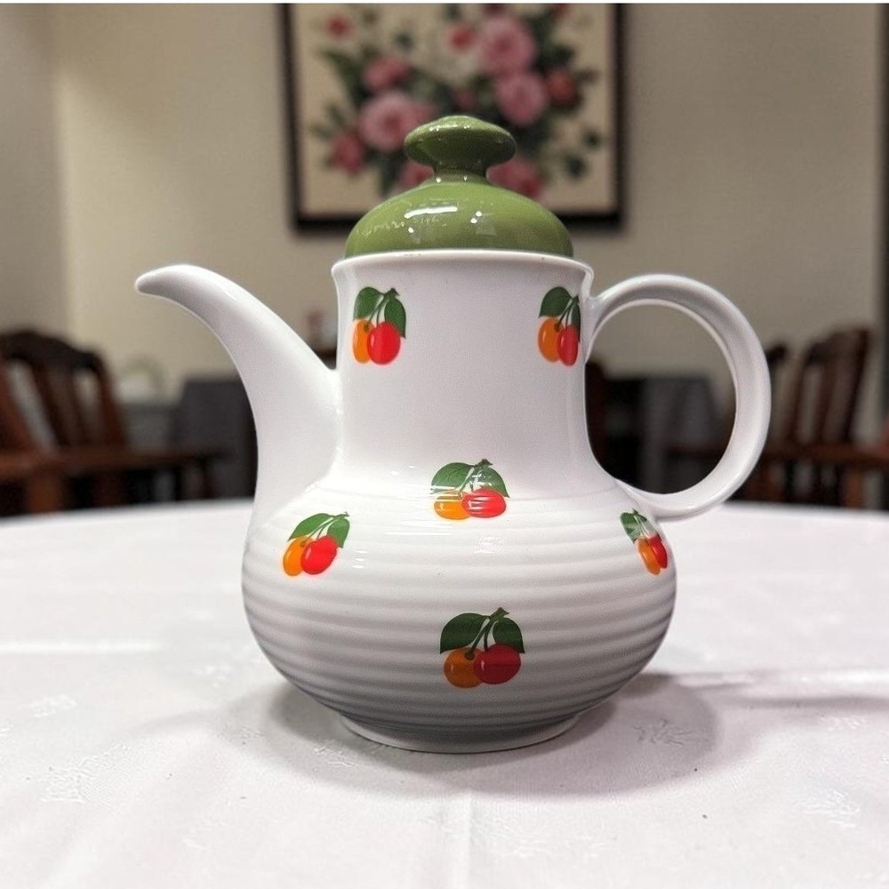Seltmann Weiden Bavaria Teapot, Cherry Pattern Coffee Pot,‎ Vintage Kitchenware